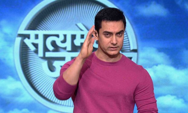 Aamir Khan hosting TV show Satyameva Jayete (Photo: Youtube Grab) Aamir Khan hosting TV show Satyameva Jayete (Photo: Youtube Grab)